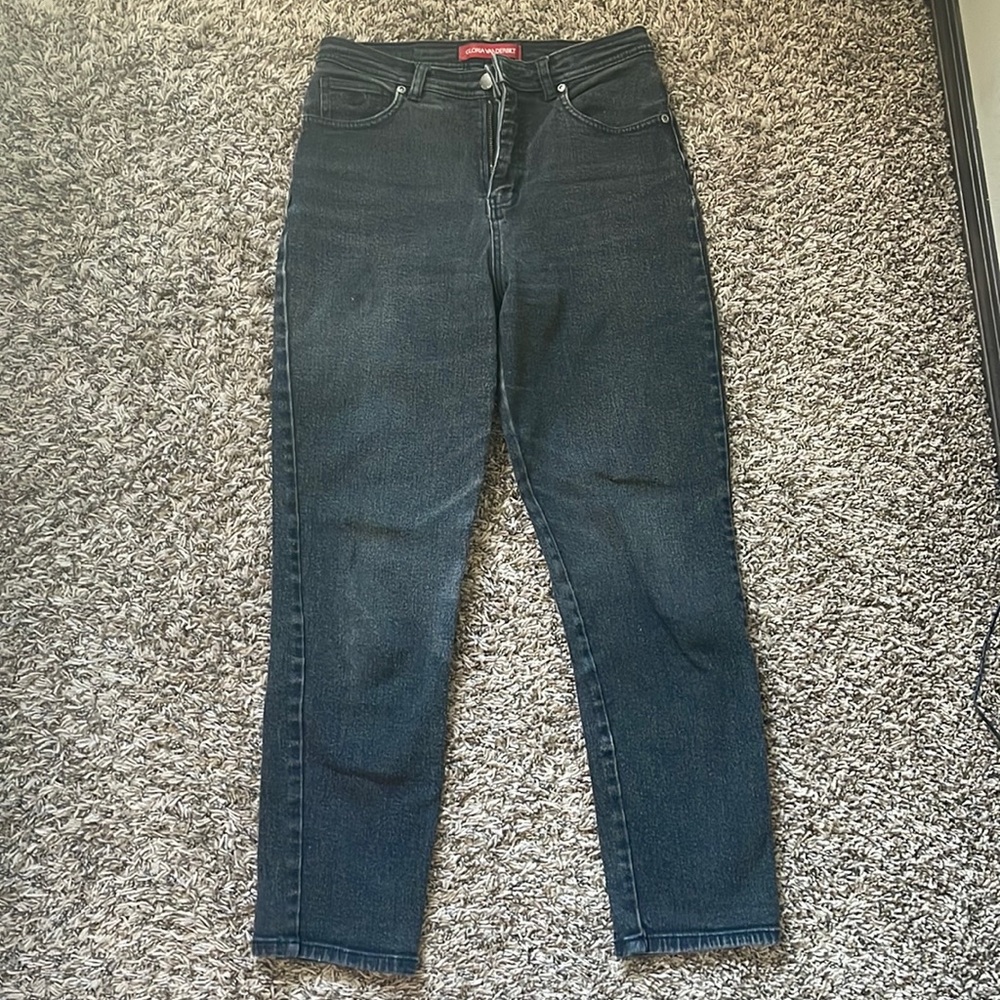 Gloria Vanderbilt faded black skinny jeans